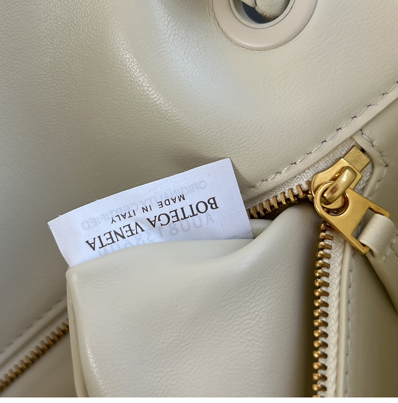 보테가베네타 보테가베네타 매디슨 플랩 놋 숄더 백 폰단트 “ 4 COLOR ” 레플리카 9번 이미지 - Bag | 세미샵 레플리카 사이트