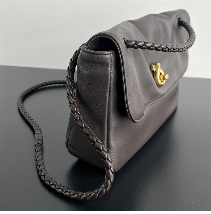 보테가베네타 보테가베네타 매디슨 플랩 놋 숄더 백 폰단트 “ 4 COLOR ” 레플리카 16번 이미지 - Bag | 세미샵 레플리카 사이트