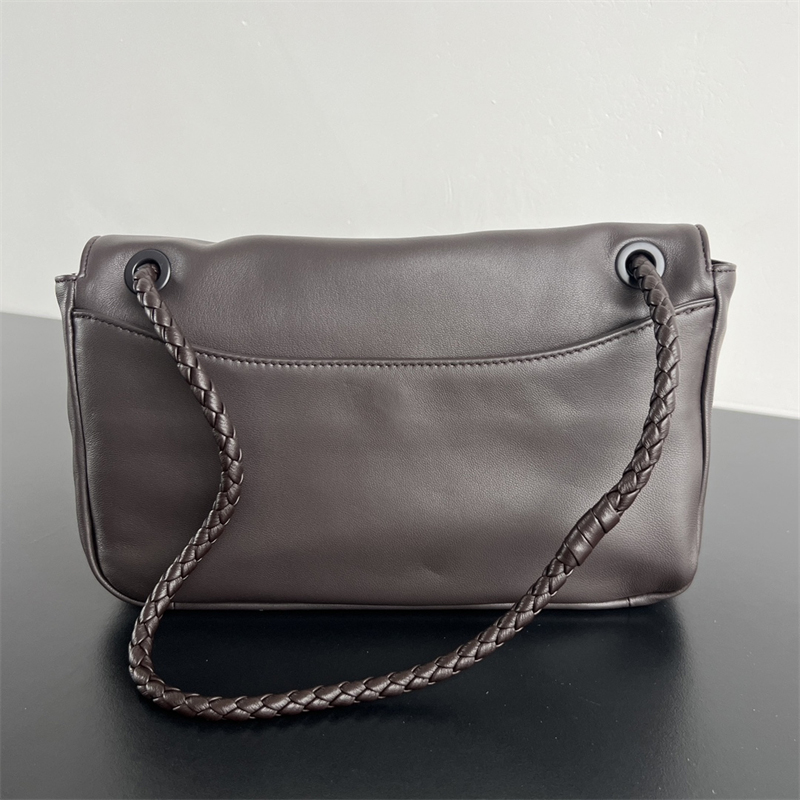 보테가베네타 보테가베네타 매디슨 플랩 놋 숄더 백 폰단트 “ 4 COLOR ” 레플리카 10번 이미지 - Bag | 세미샵 레플리카 사이트