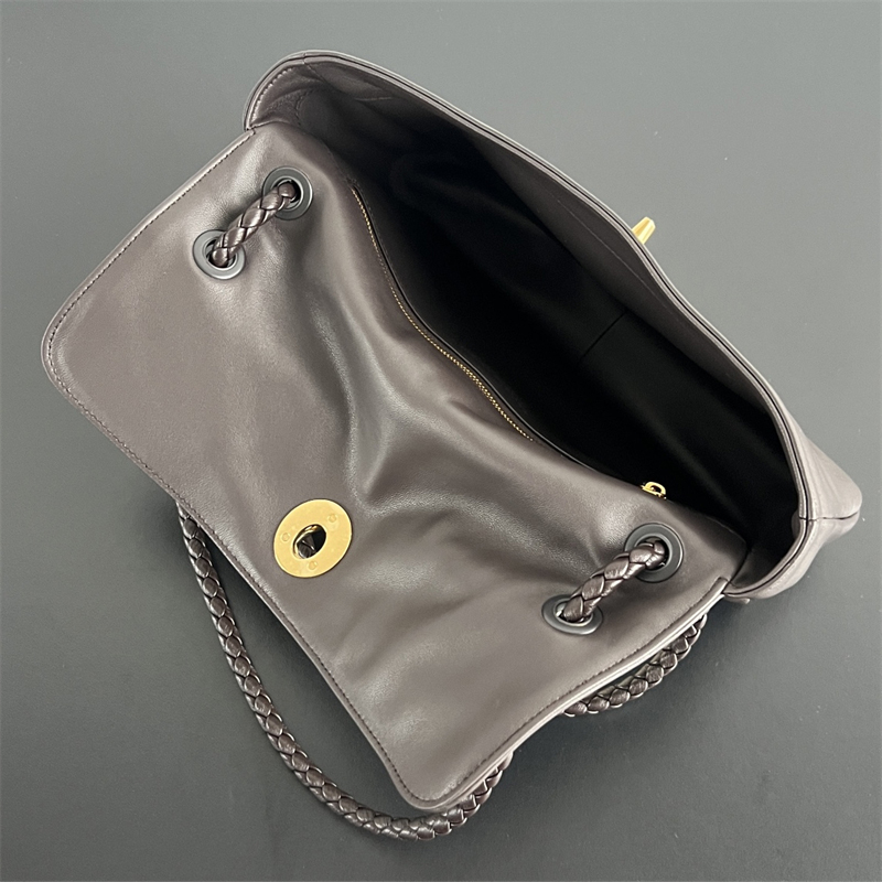 보테가베네타 보테가베네타 매디슨 플랩 놋 숄더 백 폰단트 “ 4 COLOR ” 레플리카 11번 이미지 - Bag | 세미샵 레플리카 사이트