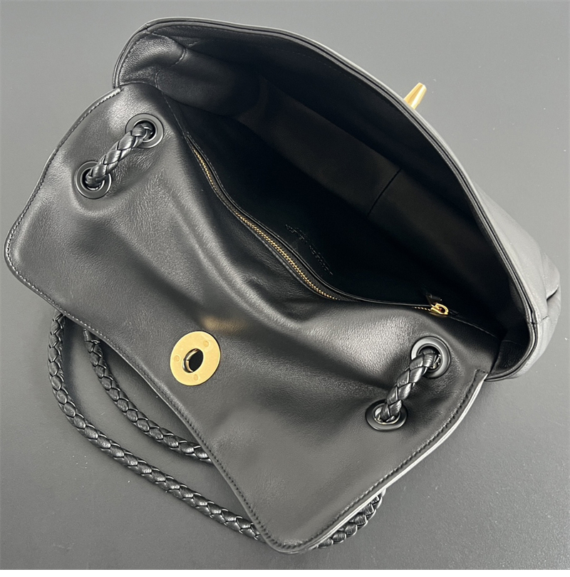 보테가베네타 보테가베네타 매디슨 플랩 놋 숄더 백 폰단트 “ 4 COLOR ” 레플리카 19번 이미지 - Bag | 세미샵 레플리카 사이트