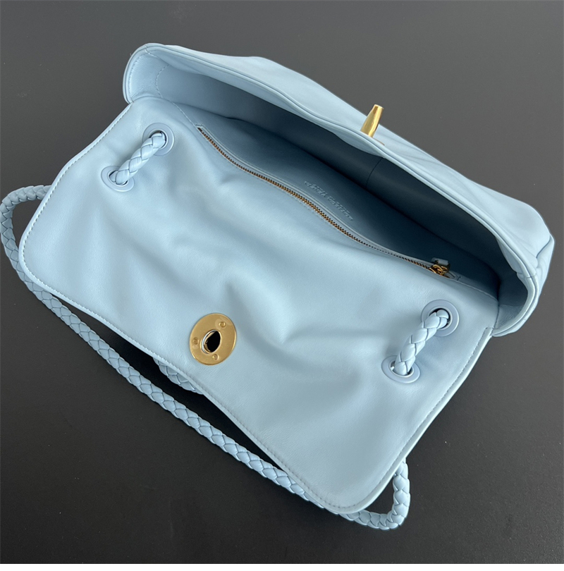 보테가베네타 보테가베네타 매디슨 플랩 놋 숄더 백 폰단트 “ 4 COLOR ” 레플리카 6번 이미지 - Bag | 세미샵 레플리카 사이트