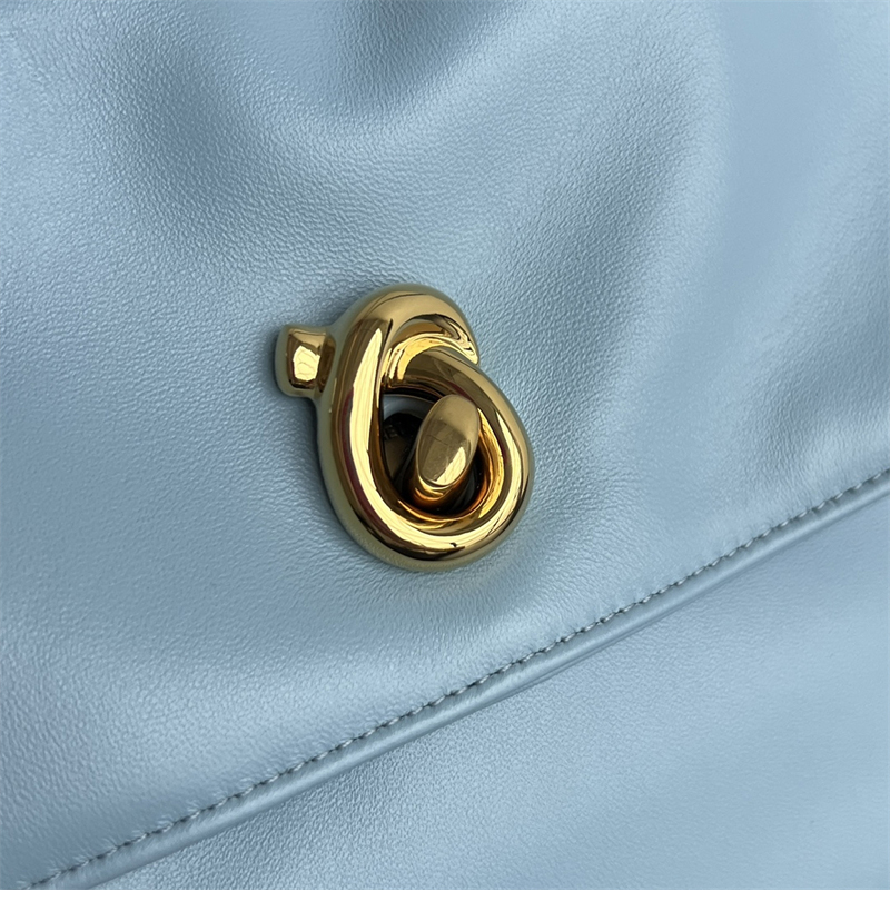 보테가베네타 보테가베네타 매디슨 플랩 놋 숄더 백 폰단트 “ 4 COLOR ” 레플리카 28번 이미지 - Bag | 세미샵 레플리카 사이트