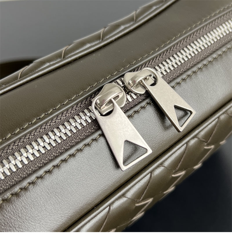 보테가베네타 보테가베네타 스몰 인트레치아토 카메라 백 “ 7 COLOR ” 레플리카 24번 이미지 - Bag | 세미샵 레플리카 사이트