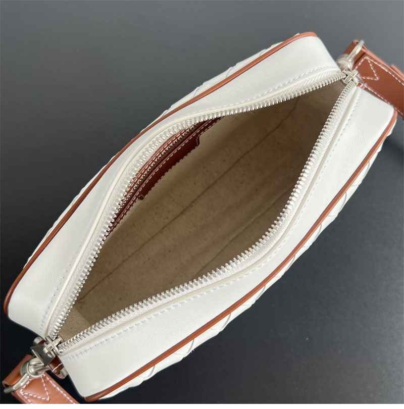 보테가베네타 보테가베네타 스몰 인트레치아토 카메라 백 “ 7 COLOR ” 레플리카 8번 이미지 - Bag | 세미샵 레플리카 사이트