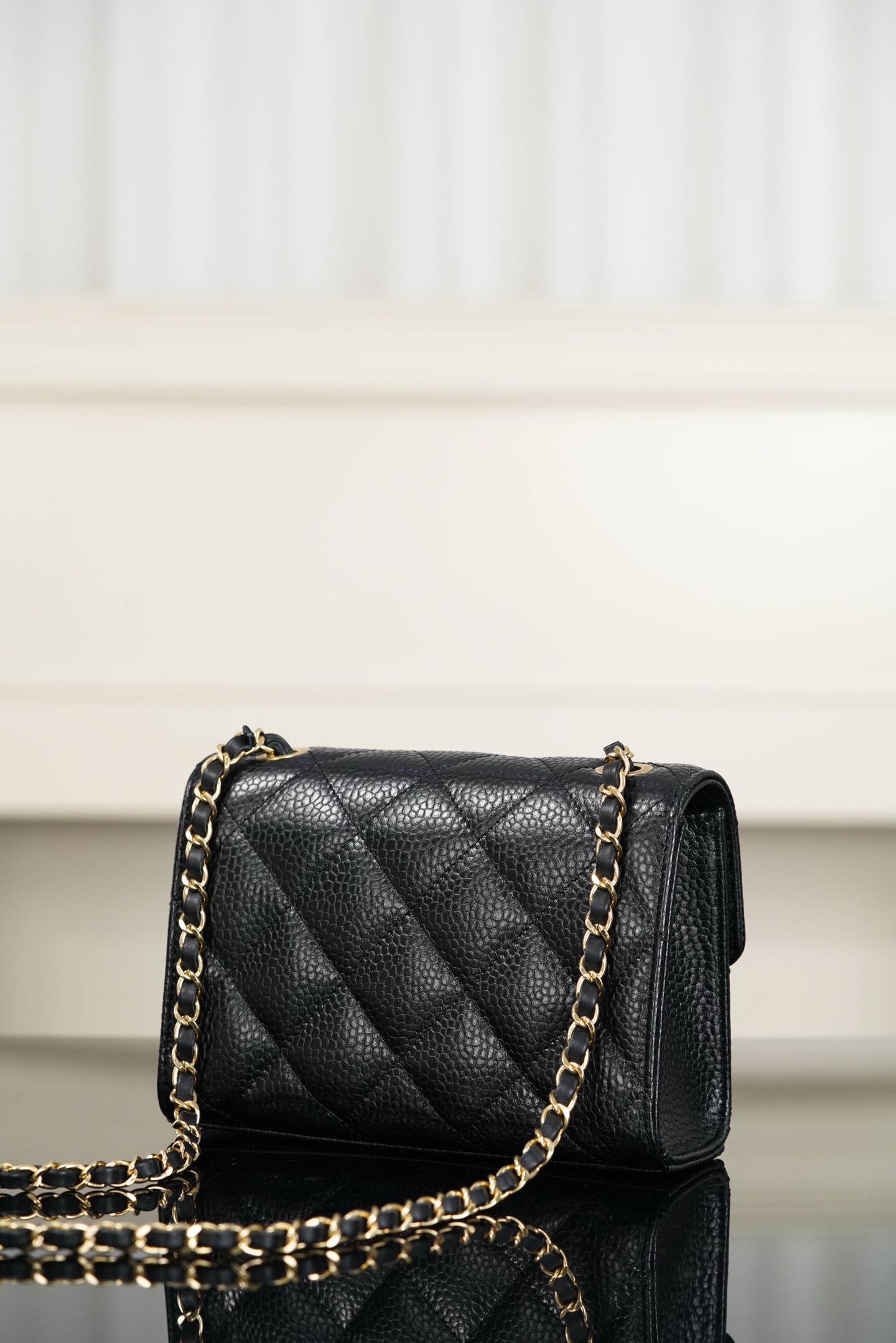 샤넬 샤넬 클래식 캐비어 미니 플랩백 레플리카 2번 이미지 - Bag | 세미샵 레플리카 사이트