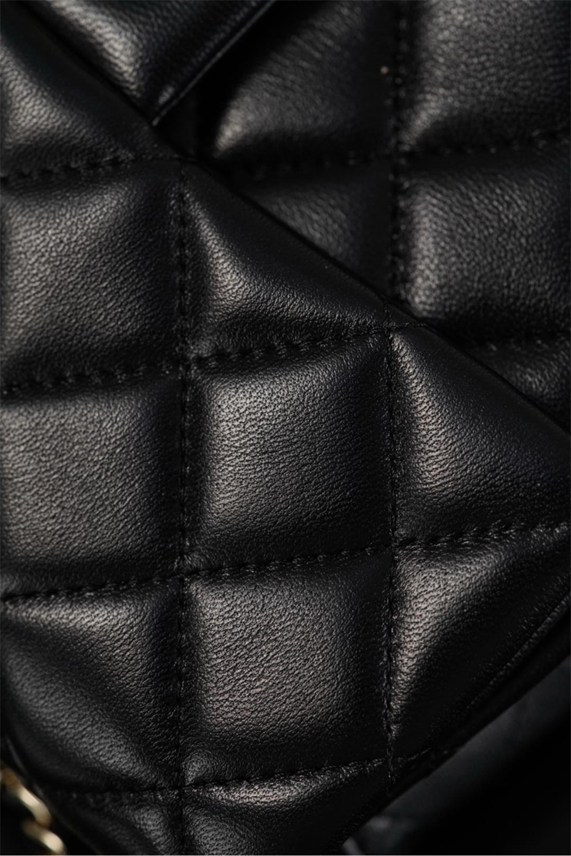 샤넬 샤넬 25K 골드볼 클래식 플랩백 미니 블랙 레플리카 3번 이미지 - Bag | 세미샵 레플리카 사이트