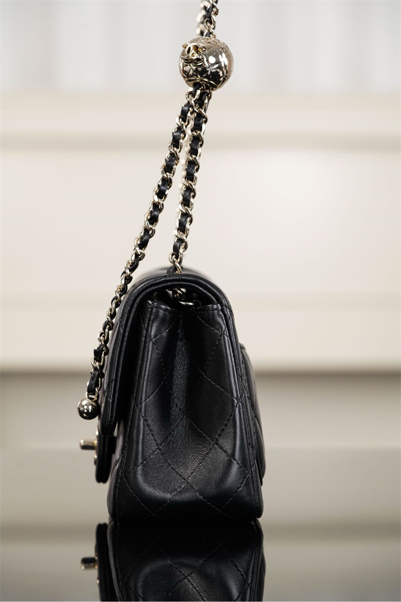 샤넬 샤넬 25K 골드볼 클래식 플랩백 쁘띠삭 블랙 레플리카 18번 이미지 - Bag | 세미샵 레플리카 사이트