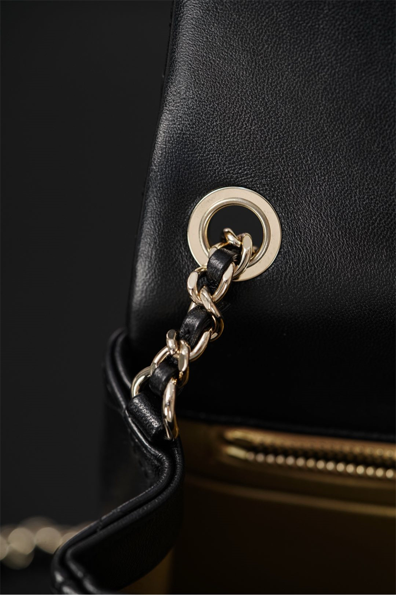 샤넬 샤넬 25K 골드볼 클래식 플랩백 쁘띠삭 블랙 레플리카 14번 이미지 - Bag | 세미샵 레플리카 사이트