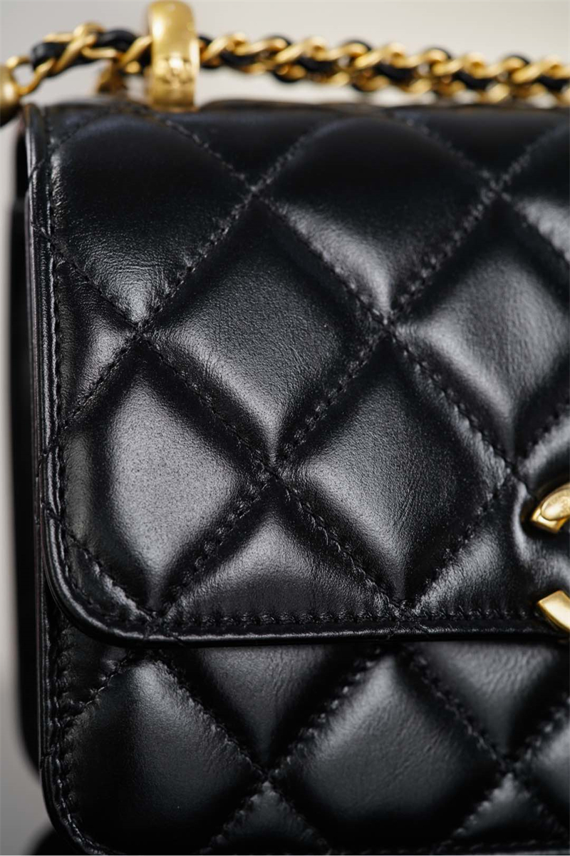 샤넬 샤넬 25S 미니 체인 플랩백 골드메탈 블랙 레플리카 16번 이미지 - Bag | 세미샵 레플리카 사이트