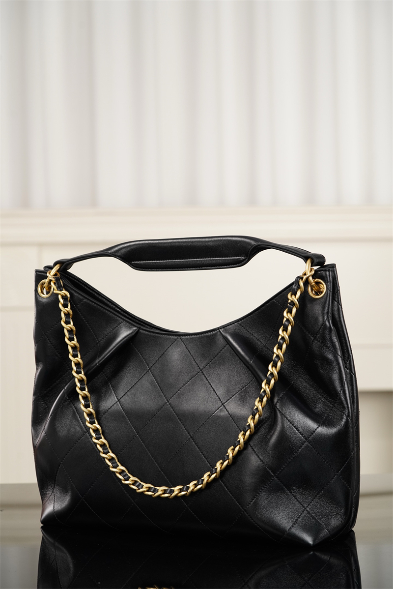 샤넬 샤넬 26C 맥시 호보백 블랙 그레인드 카프스킨 골드 메탈 레플리카 14번 이미지 - Bag | 세미샵 레플리카 사이트