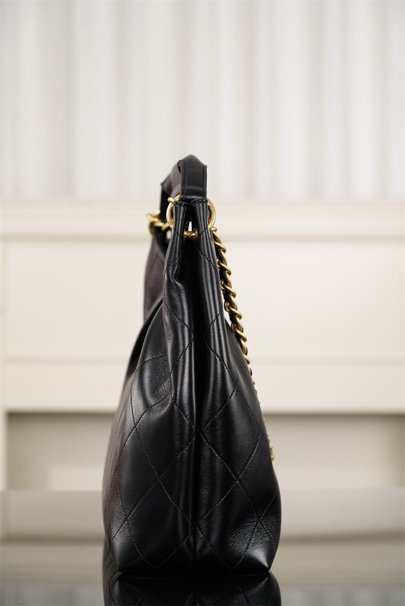 샤넬 샤넬 26C 맥시 호보백 블랙 그레인드 카프스킨 골드 메탈 레플리카 1번 이미지 - Bag | 세미샵 레플리카 사이트