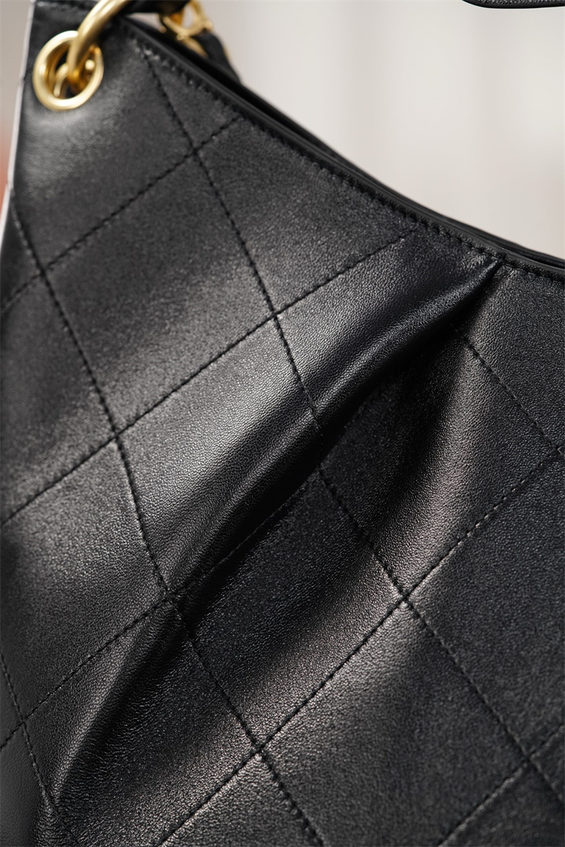 샤넬 샤넬 26C 맥시 호보백 블랙 그레인드 카프스킨 골드 메탈 레플리카 6번 이미지 - Bag | 세미샵 레플리카 사이트