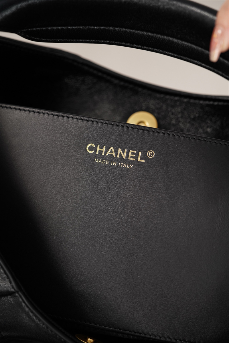 샤넬 샤넬 26C 맥시 호보백 블랙 그레인드 카프스킨 골드 메탈 레플리카 9번 이미지 - Bag | 세미샵 레플리카 사이트