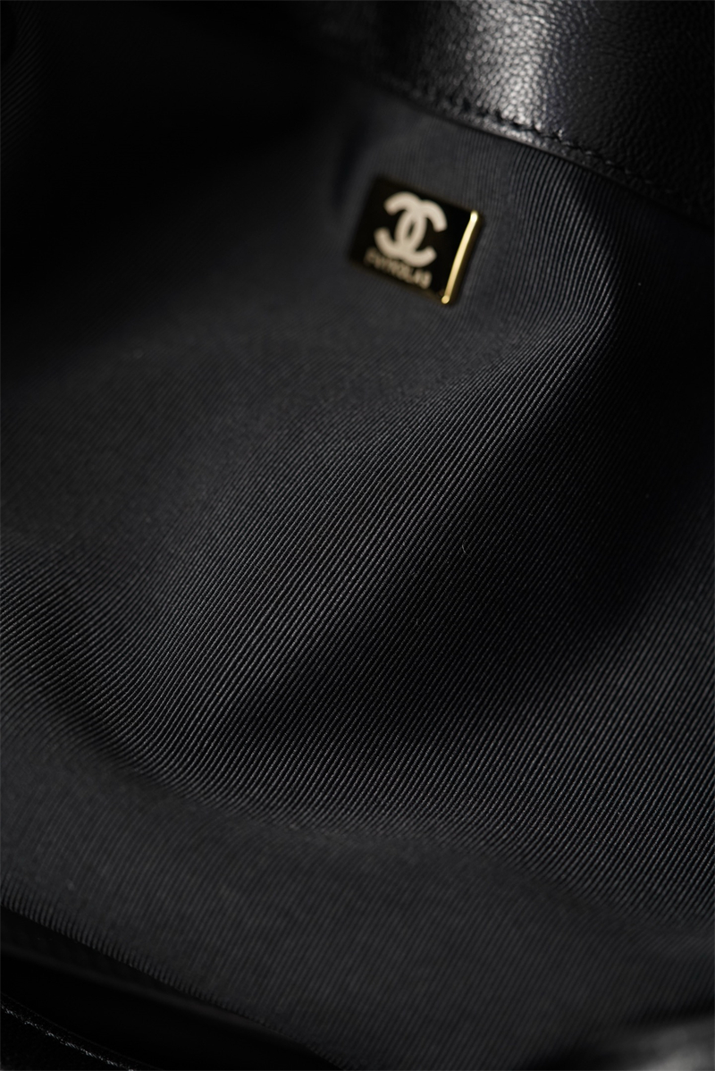 샤넬 샤넬 26C 맥시 호보백 블랙 그레인드 카프스킨 골드 메탈 레플리카 15번 이미지 - Bag | 세미샵 레플리카 사이트