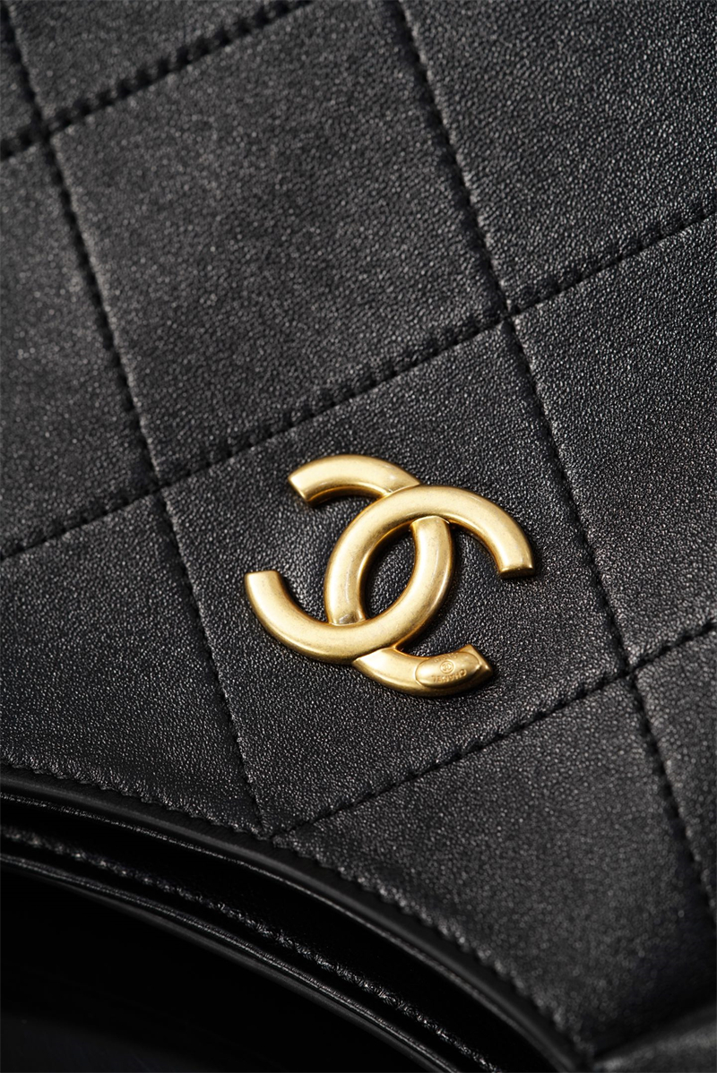 샤넬 샤넬 26C 맥시 호보백 블랙 그레인드 카프스킨 골드 메탈 레플리카 17번 이미지 - Bag | 세미샵 레플리카 사이트