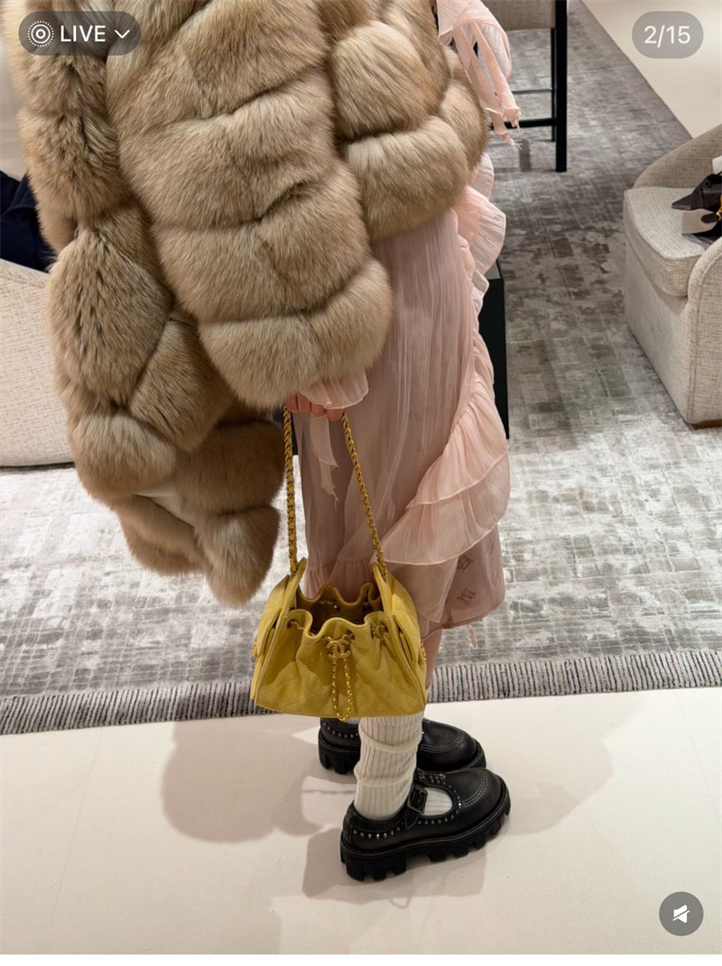 샤넬 샤넬 26C 25 미니 백 스웨이드 카프스킨 골드메탈 옐로우 레플리카 5번 이미지 - Bag | 세미샵 레플리카 사이트