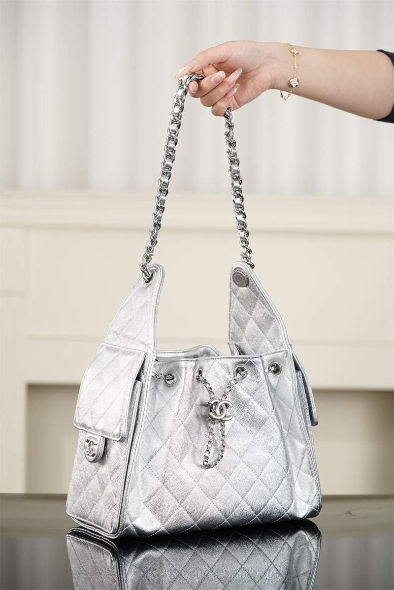 샤넬 샤넬 26C 25 스몰 핸드백 실버 메탈릭 그레인드 카프스킨 레플리카 11번 이미지 - Bag | 세미샵 레플리카 사이트