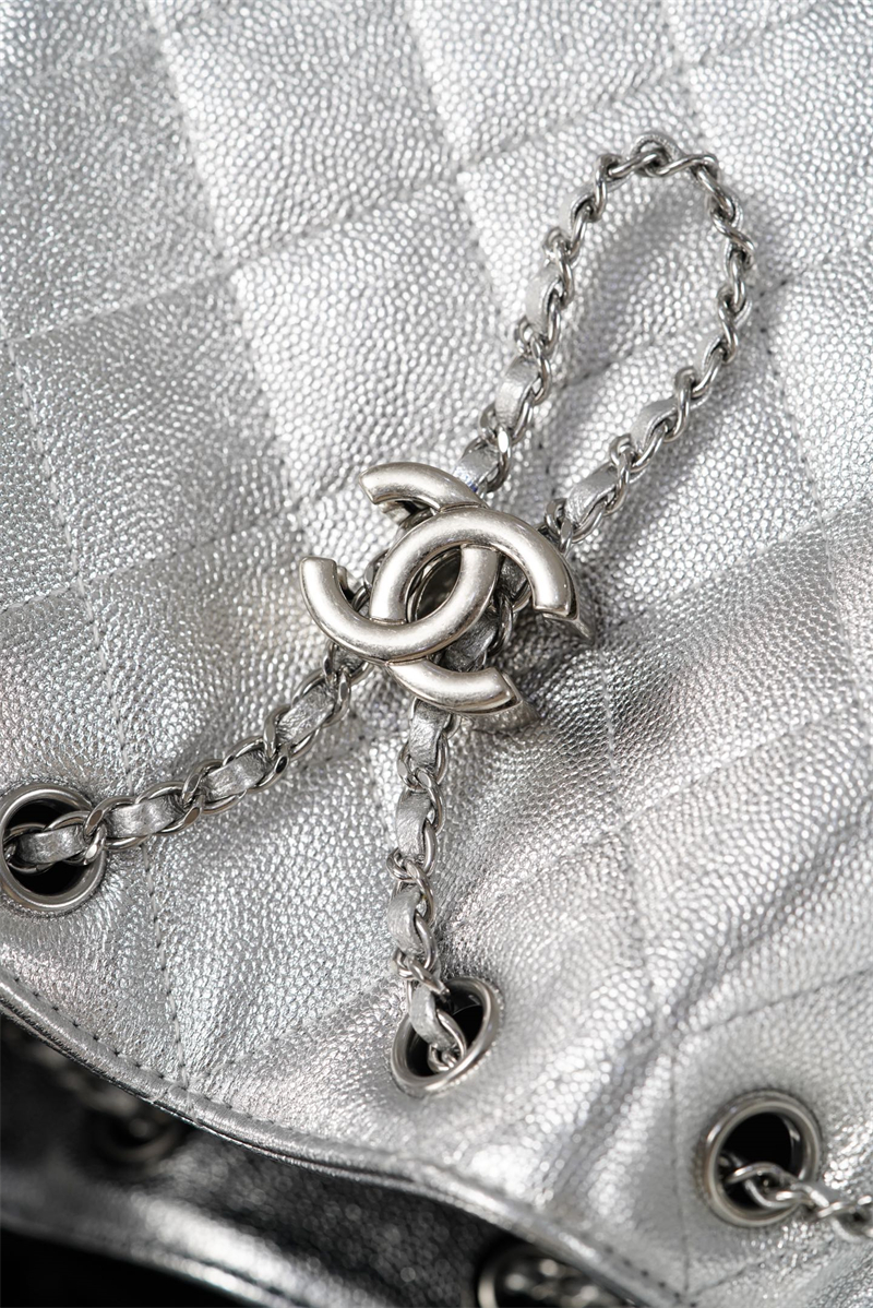 샤넬 샤넬 26C 25 스몰 핸드백 실버 메탈릭 그레인드 카프스킨 레플리카 16번 이미지 - Bag | 세미샵 레플리카 사이트