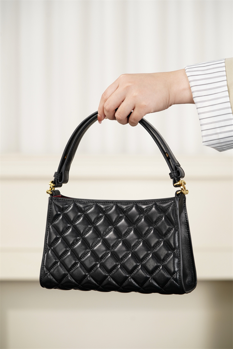 샤넬 샤넬 26X 홀리데이 퀼팅 크리스마스 에디션 호보백 레플리카 4번 이미지 - Bag | 세미샵 레플리카 사이트