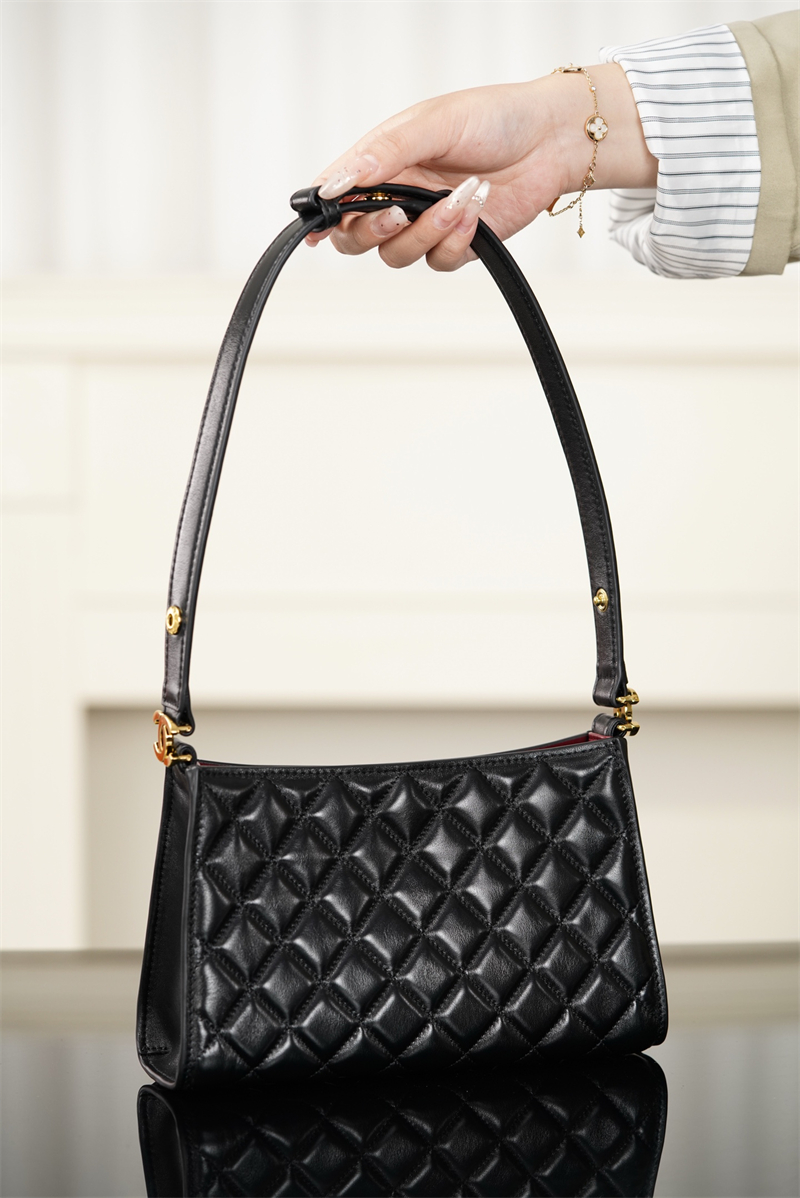 샤넬 샤넬 26X 홀리데이 퀼팅 크리스마스 에디션 호보백 레플리카 9번 이미지 - Bag | 세미샵 레플리카 사이트