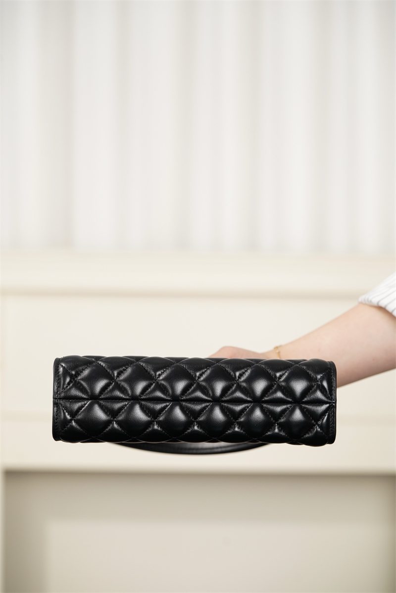 샤넬 샤넬 26X 홀리데이 퀼팅 크리스마스 에디션 호보백 레플리카 18번 이미지 - Bag | 세미샵 레플리카 사이트