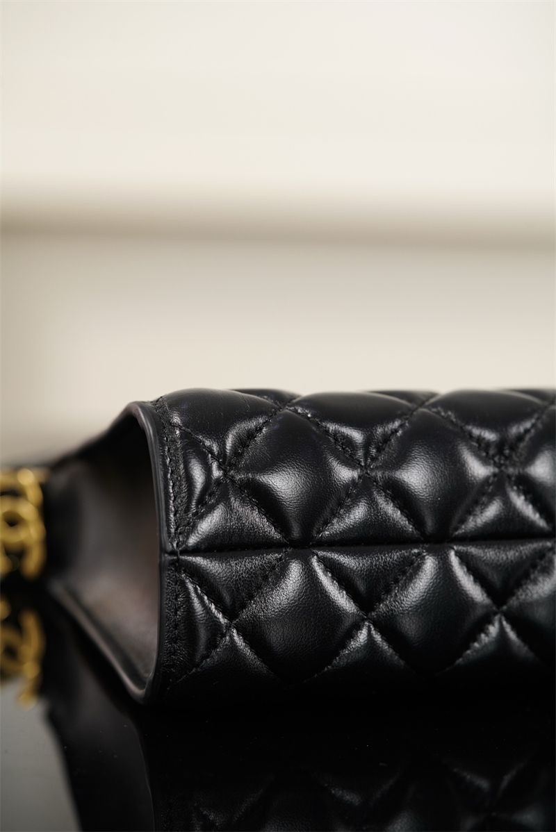 샤넬 샤넬 26X 홀리데이 퀼팅 크리스마스 에디션 호보백 레플리카 20번 이미지 - Bag | 세미샵 레플리카 사이트
