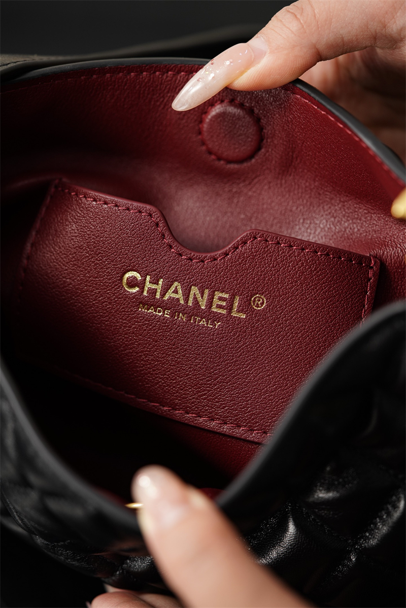 샤넬 샤넬 26X 홀리데이 퀼팅 크리스마스 에디션 호보백 레플리카 5번 이미지 - Bag | 세미샵 레플리카 사이트