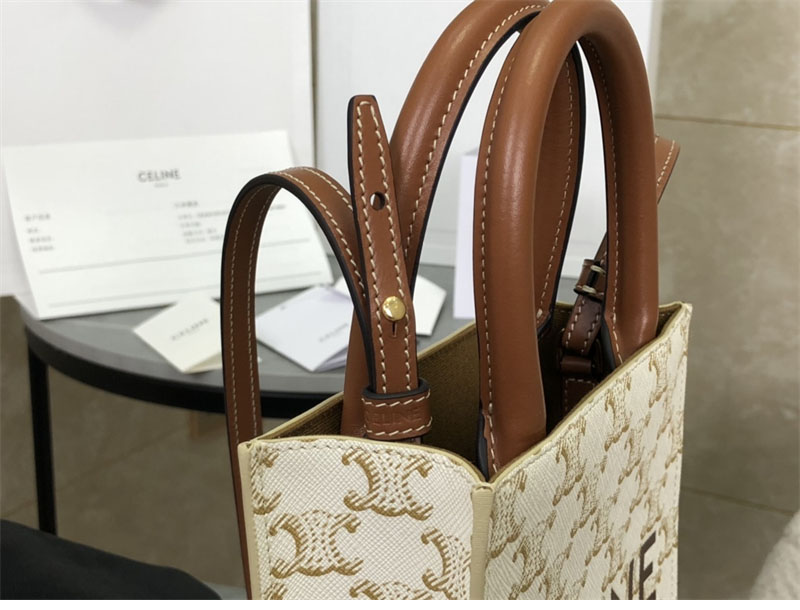 셀린느 셀린느 미니 버티컬 카바스 토트백 트리옹프 캔버스 194372 레플리카 33번 이미지 - Bag | 세미샵 레플리카 사이트