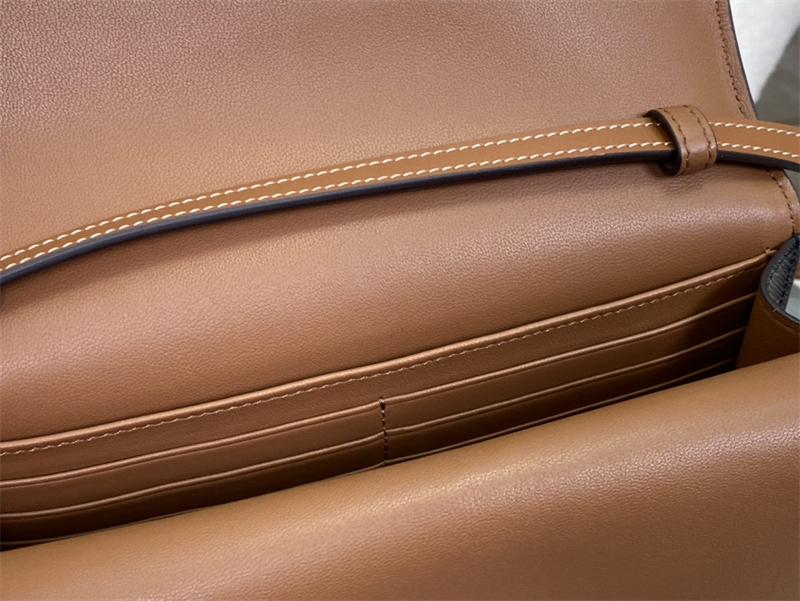 셀린느 셀린느 월렛 온 스트랩 크로스백 트리옹프 캔버스 10D852 레플리카 3번 이미지 - Bag | 세미샵 레플리카 사이트