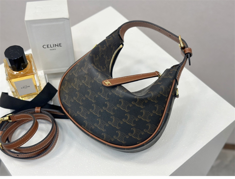 셀린느 셀린느 틴 룰루 숄더백 트리옹프 캔버스 120722 레플리카 17번 이미지 - Bag | 세미샵 레플리카 사이트