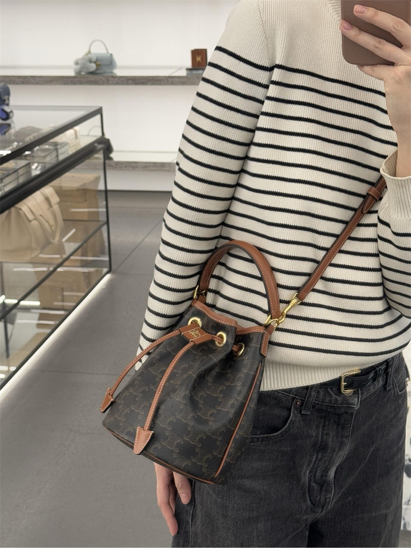 셀린느 셀린느 틴 클라라 백 트리옹프 캔버스 121672 레플리카 6번 이미지 - Bag | 세미샵 레플리카 사이트