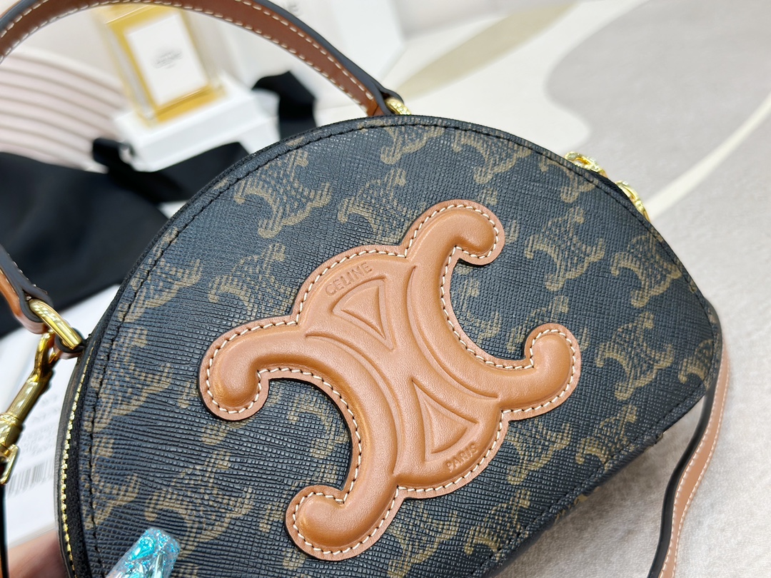 C E L I N E 셀린느 하프문 케이스 레플리카 5번 이미지 - Bag | 세미샵 레플리카 사이트