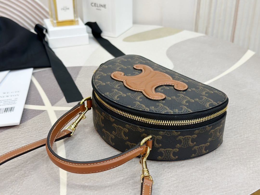 C E L I N E 셀린느 하프문 케이스 레플리카 7번 이미지 - Bag | 세미샵 레플리카 사이트