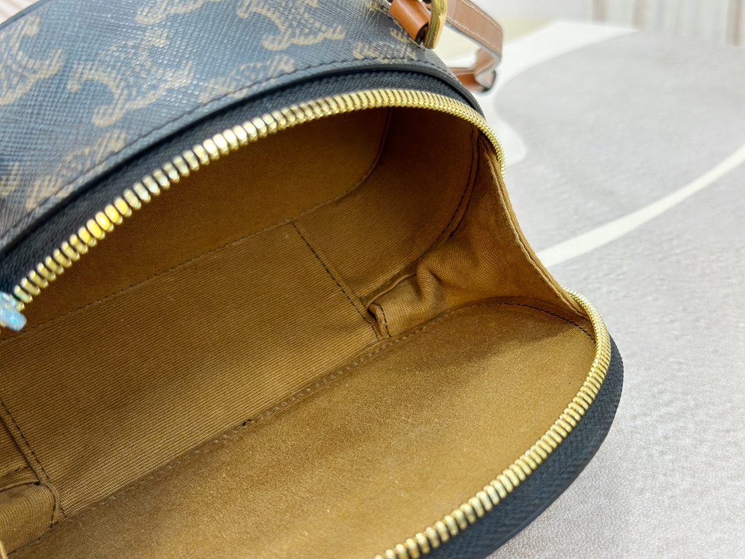 C E L I N E 셀린느 하프문 케이스 레플리카 9번 이미지 - Bag | 세미샵 레플리카 사이트