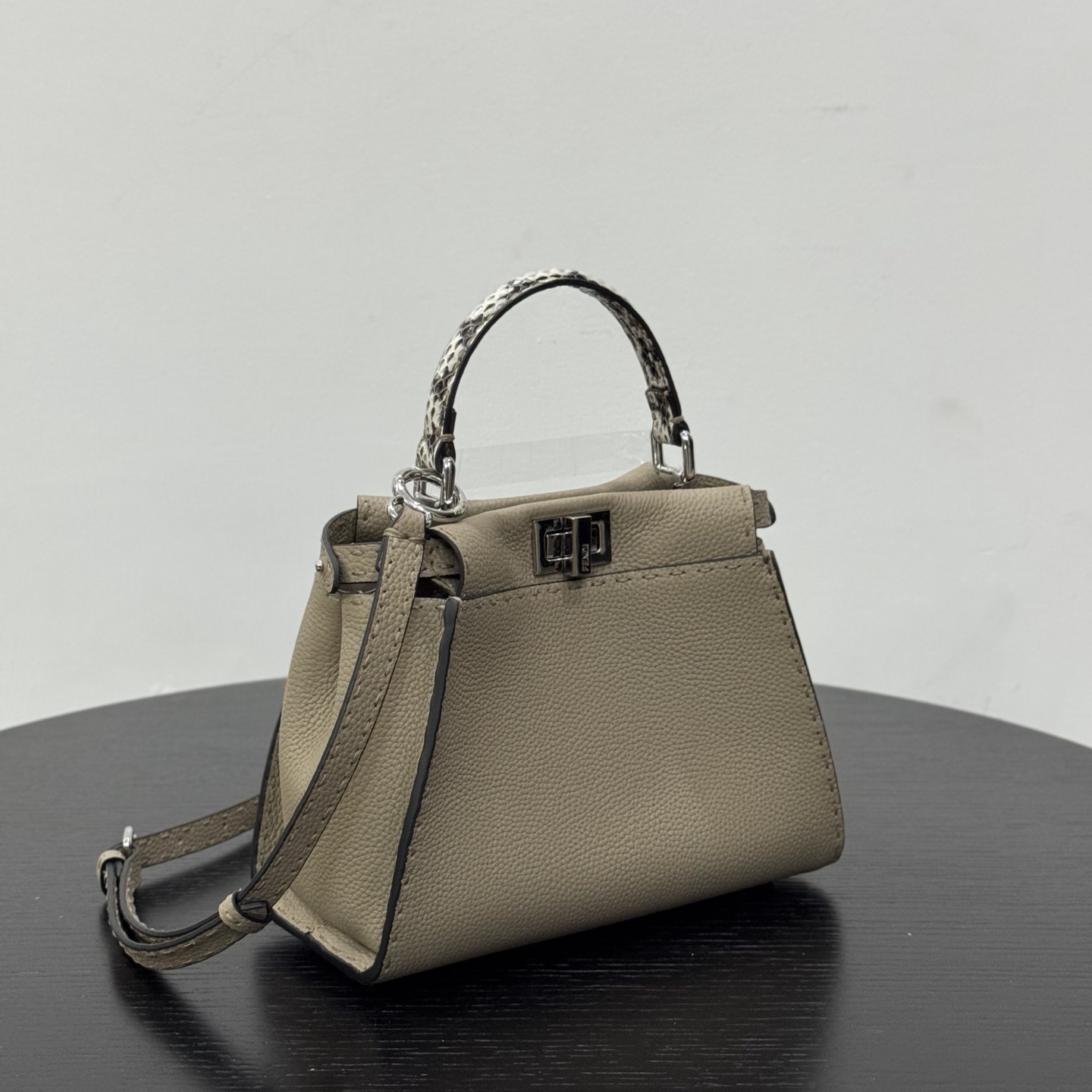 펜디 펜디 미니 피카부 아이씨 유 레플리카 3번 이미지 - Bag | 세미샵 레플리카 사이트