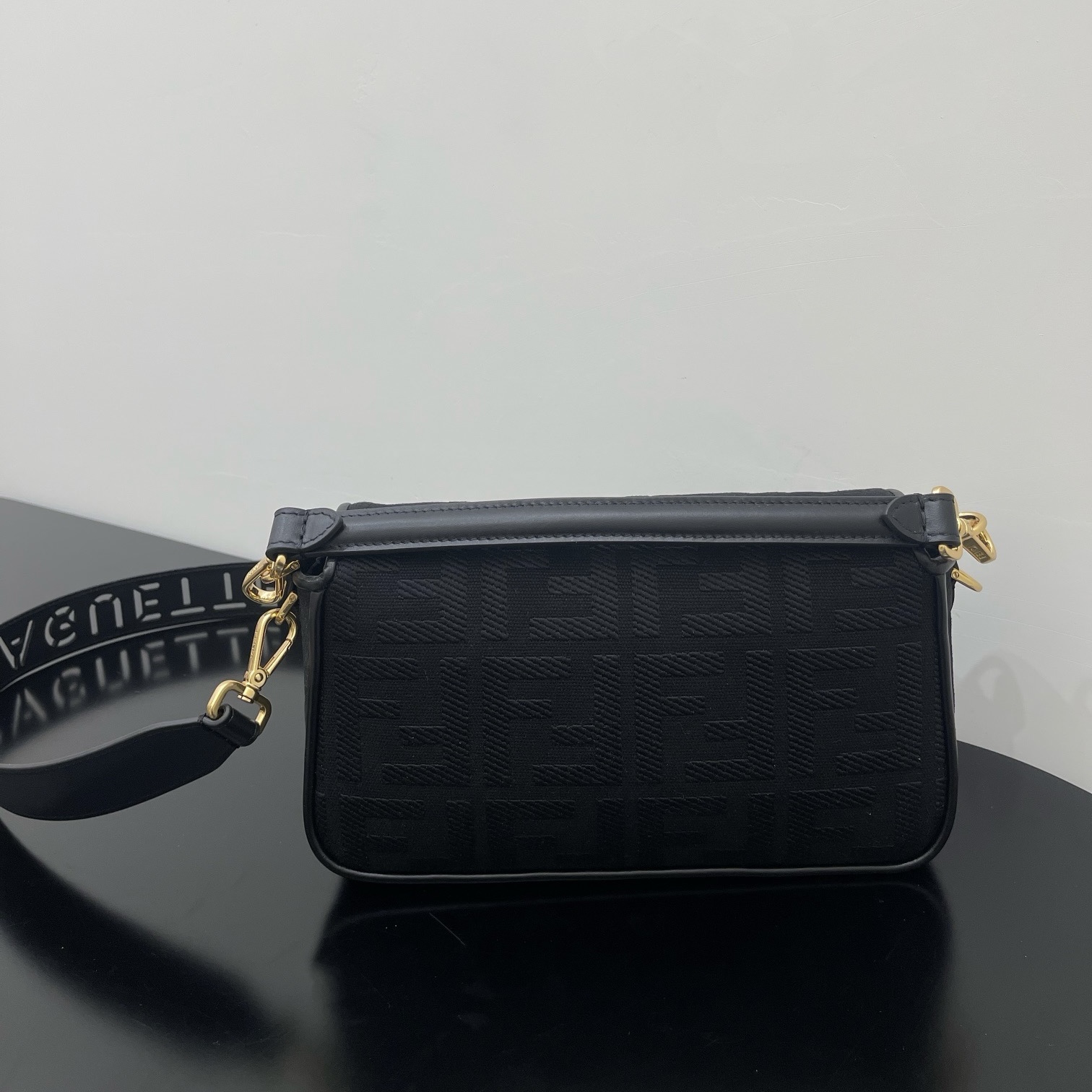 펜디 펜디 미디움 바게뜨 FF 3D 엠보스드 레플리카 2번 이미지 - Bag | 세미샵 레플리카 사이트