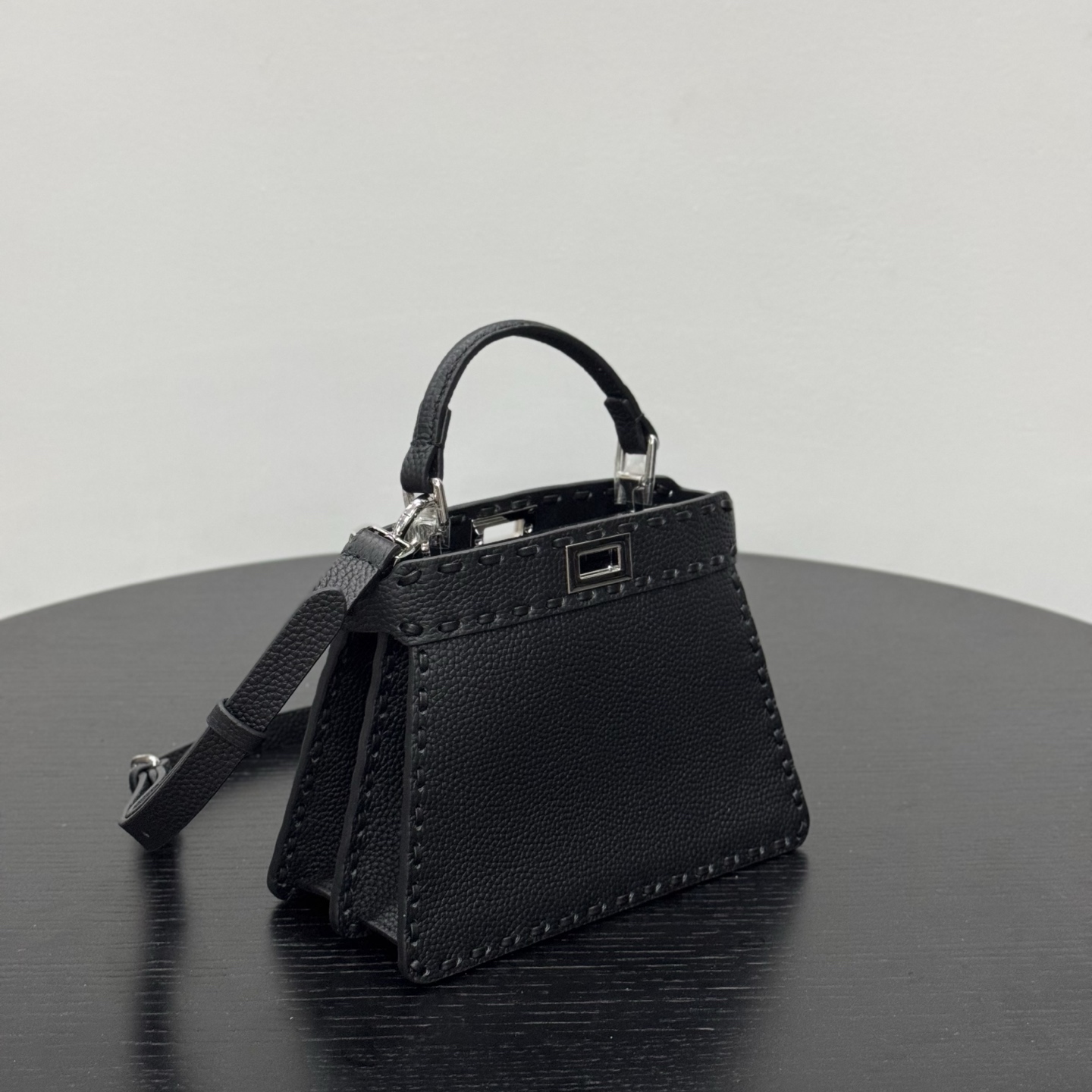 펜디 펜디 쁘띠 피카부 아이씨 유 레플리카 3번 이미지 - Bag | 세미샵 레플리카 사이트