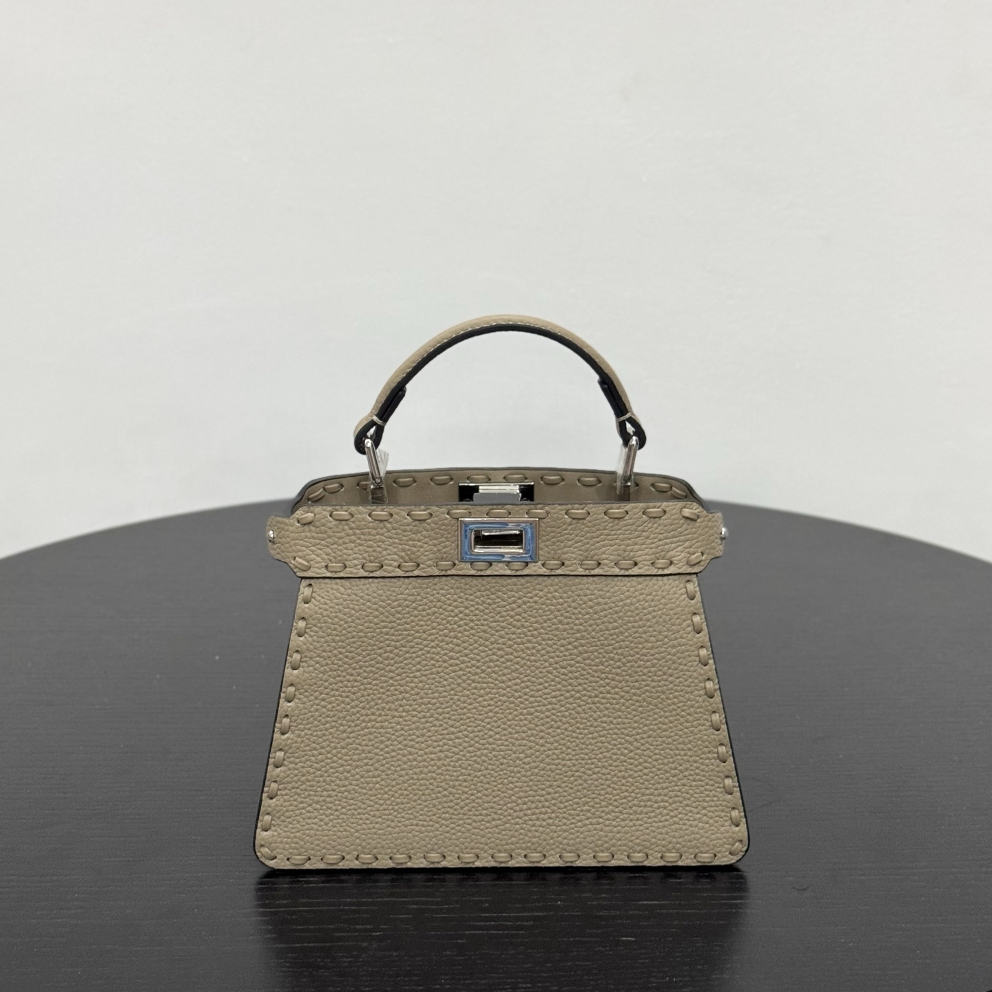 펜디 펜디 쁘띠 피카부 아이씨 유 레플리카 2번 이미지 - Bag | 세미샵 레플리카 사이트