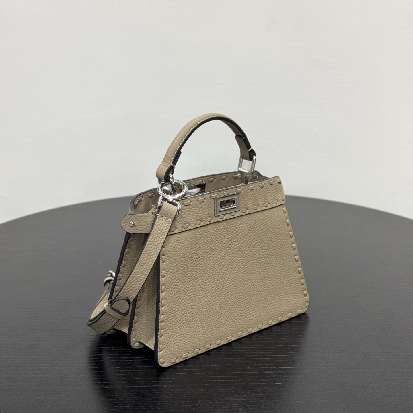 펜디 펜디 쁘띠 피카부 아이씨 유 레플리카 3번 이미지 - Bag | 세미샵 레플리카 사이트