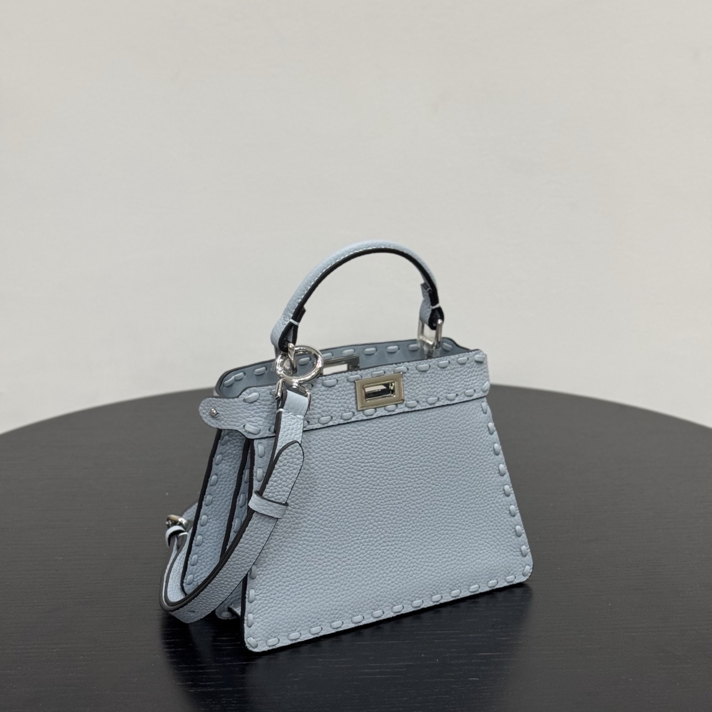 펜디 펜디 쁘띠 피카부 아이씨 유 레플리카 3번 이미지 - Bag | 세미샵 레플리카 사이트