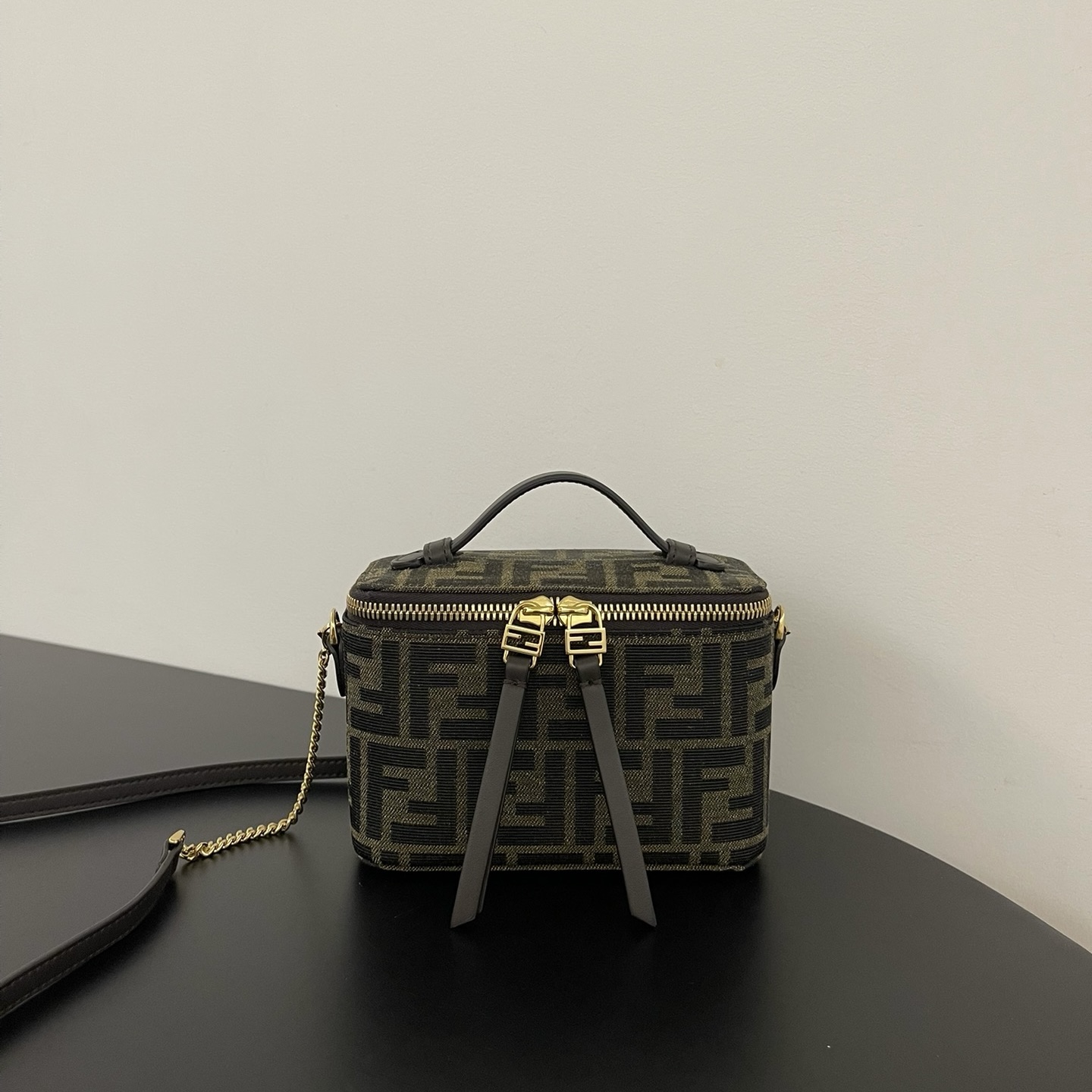 펜디 펜디 스몰 FF 베니티 케이스 레플리카 1번 이미지 - Bag | 세미샵 레플리카 사이트