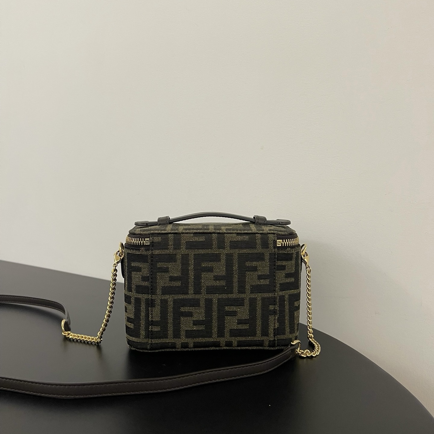 펜디 펜디 스몰 FF 베니티 케이스 레플리카 2번 이미지 - Bag | 세미샵 레플리카 사이트