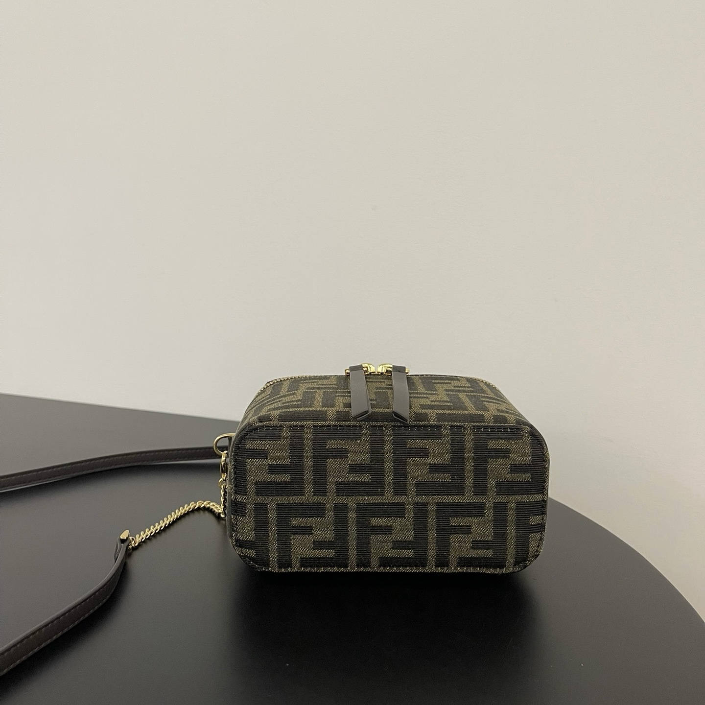 펜디 펜디 스몰 FF 베니티 케이스 레플리카 4번 이미지 - Bag | 세미샵 레플리카 사이트