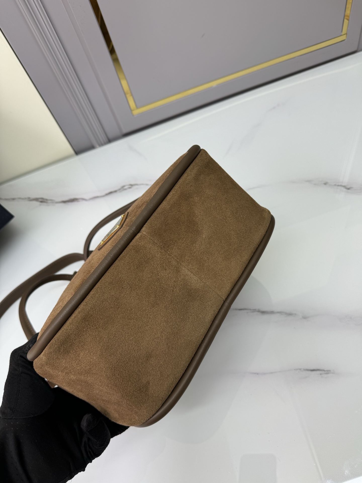 프라다 프라다 달링 스웨이드 핸드백 레플리카 4번 이미지 - Bag | 세미샵 레플리카 사이트