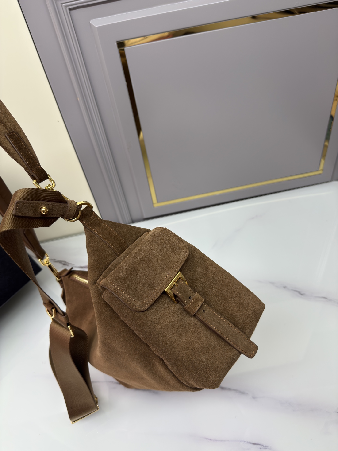 프라다 프라다 라지 스웨이드 숄더백 레플리카 3번 이미지 - Bag | 세미샵 레플리카 사이트