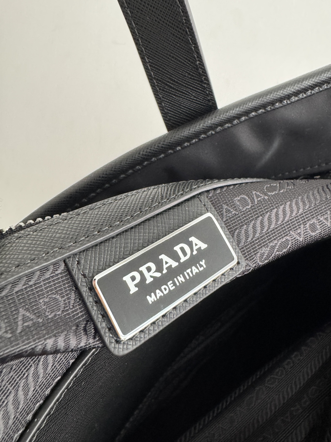 프라다 프라다 리나일론 사피아노 레더 토트백 레플리카 8번 이미지 - Bag | 세미샵 레플리카 사이트