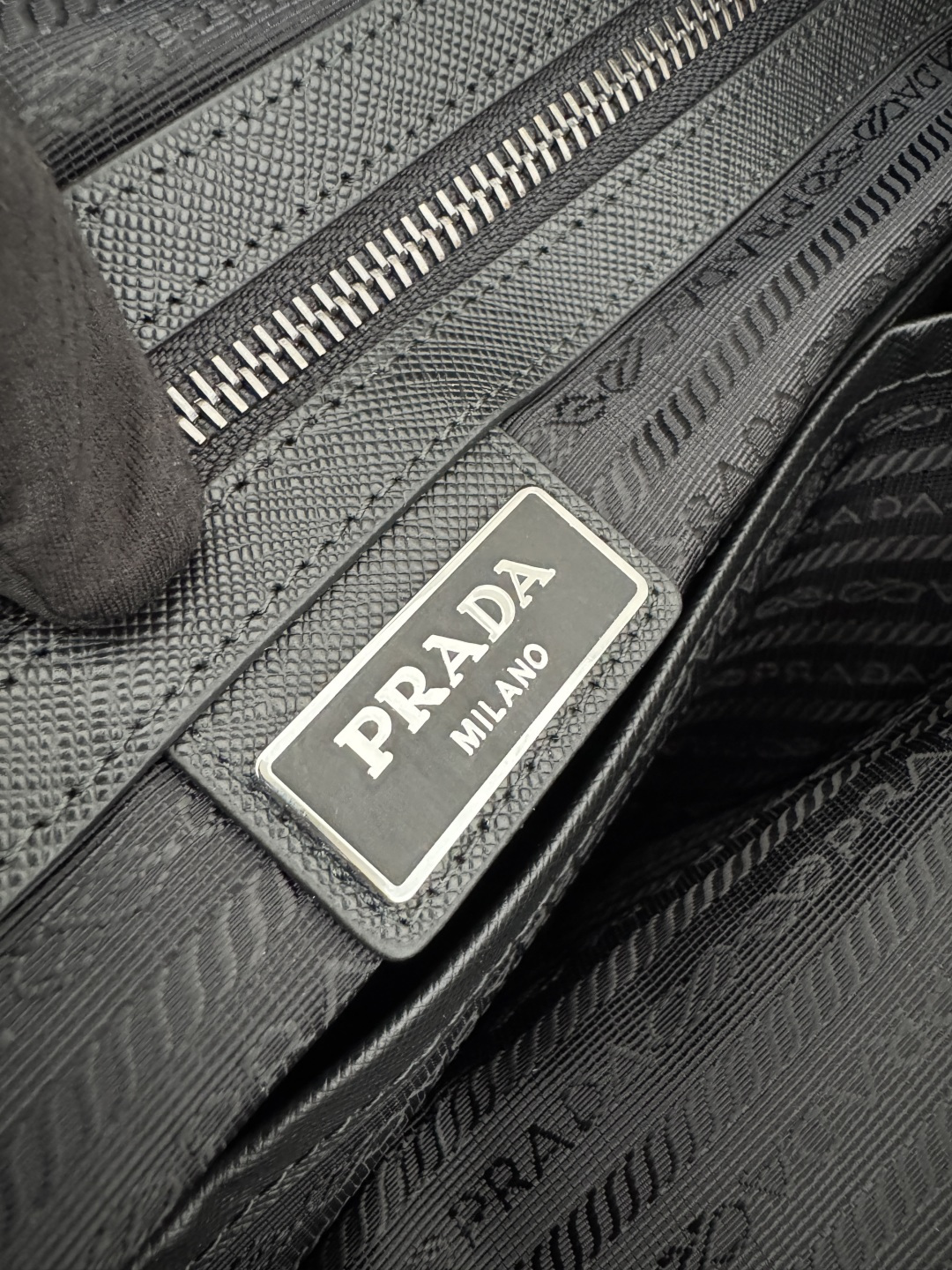 프라다 프라다 리나일론 사피아노 브리프 케이스 레플리카 7번 이미지 - Bag | 세미샵 레플리카 사이트