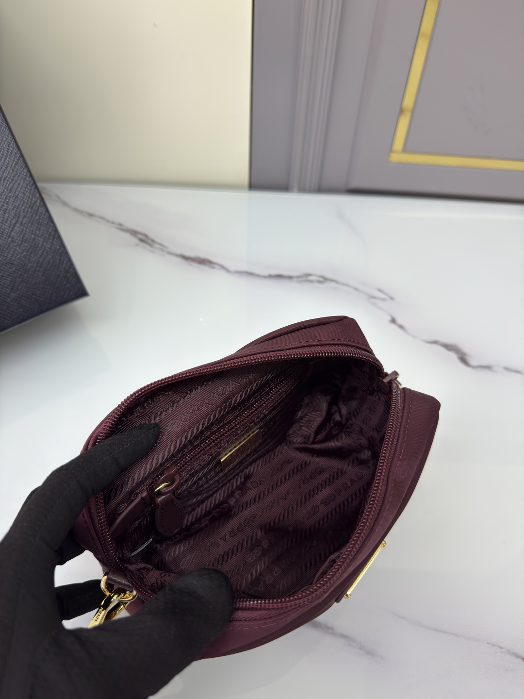 프라다 프라다 리나일론 스몰 파우치 레플리카 16번 이미지 - Bag | 세미샵 레플리카 사이트