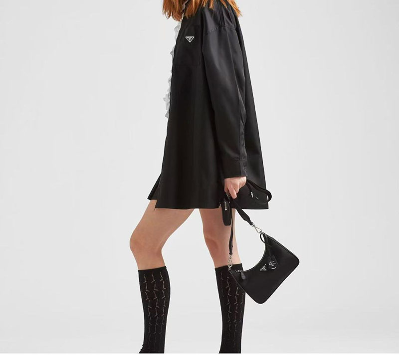 프라다 프라다 리에디션 2005 리나일론 숄더백 레플리카 14번 이미지 - Bag | 세미샵 레플리카 사이트